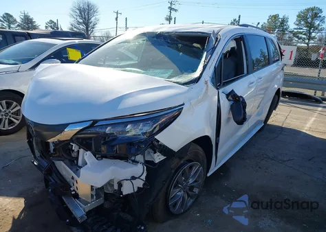 2026 Toyota Sienna z USA, uszkodzony, nr VIN 5TDKSKFC7TS231527